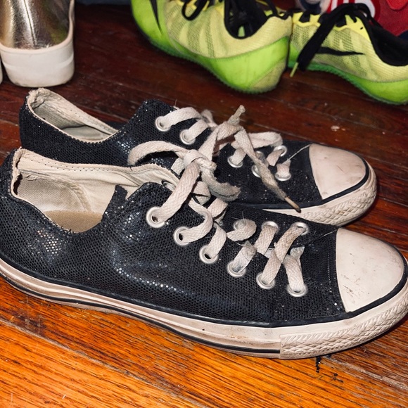 Black sparkly converse women’s size 7